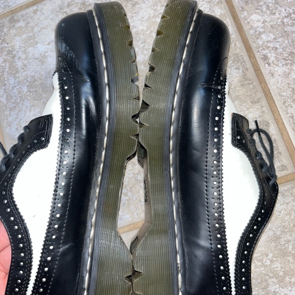 DR MARTENS 3989 BEX SMOOTH LEATHER BROGUE SHOES MENS 9 - Picture 8 of 9